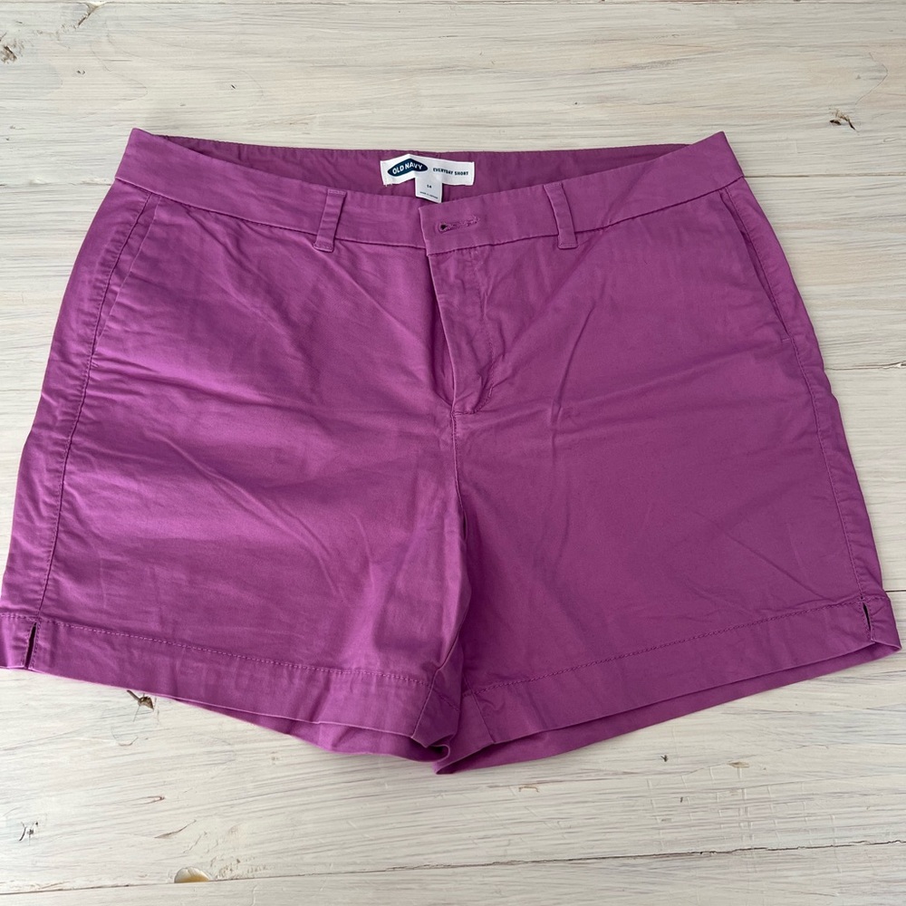 Old Navy 5 in Shorts LNWOT